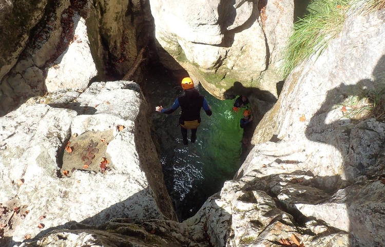 guides-bugey Canyoning Day: Jura Canyoneering