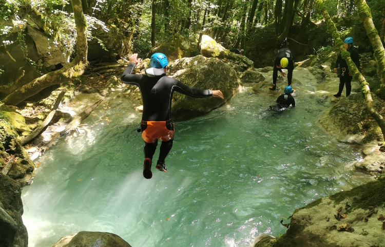 guides-bugey Canyoneering in Chaley Canyoneering