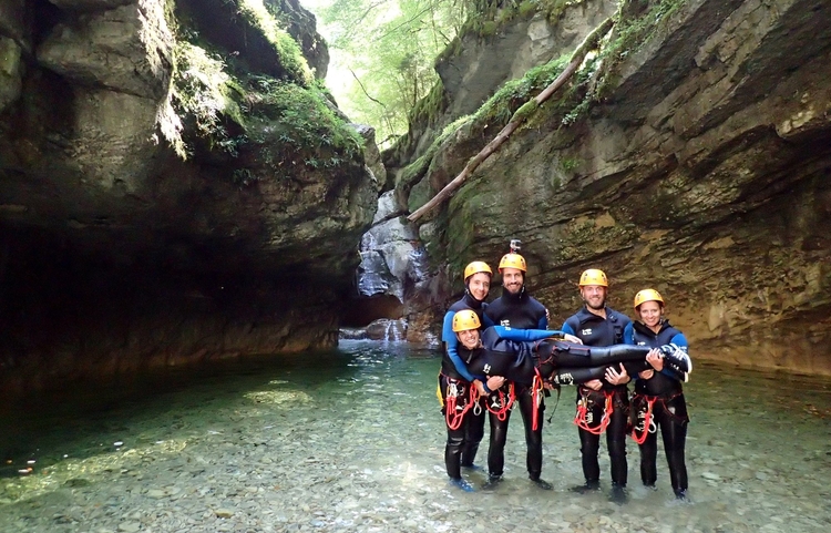 guides-bugey Canyoning Day: Jura Canyoneering