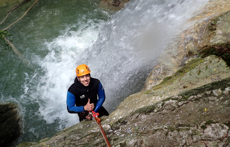 guides-bugey Canyoneering : Tréfond-Pernaz Canyoneering