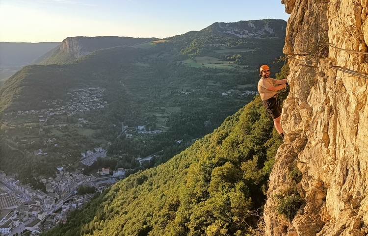 guides-bugey La Guinguette: Sunset Via Ferrata