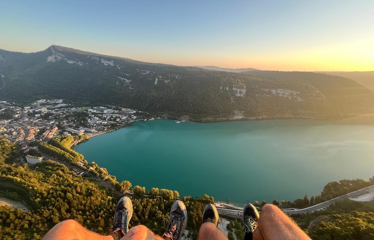 guides-bugey Aperitifs suspended in Nantua Portaledge