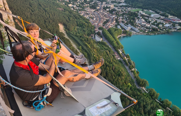 guides-bugey Aperitifs suspended in Nantua Portaledge