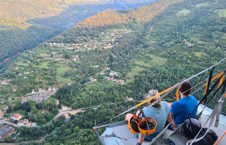 guides-bugey Night in Portaledge Portaledge