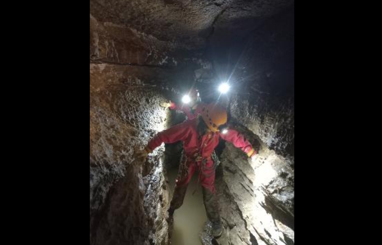 guides-bugey The Courbatière Cave Caving