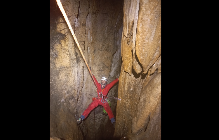 guides-bugey The Courbatière Cave Caving